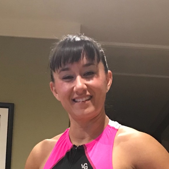 Meet your Posher, Nicole - Picture 1 of 8